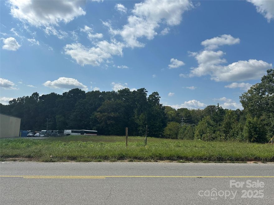 Excellent property for your commercial business. 1.3 acre lot in off I-85 Exit 8 in Kings Mountain. City water & sewer is available for this property. Only 25 mins South of Charlotte & 40 mins North of Spartanburg. Approximately 3 miles to the proposed Two Kings Casino.