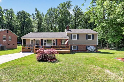 Photo of 2111 Parkdale Avenue, Gastonia, NC 28052 (MLS # 4343385)