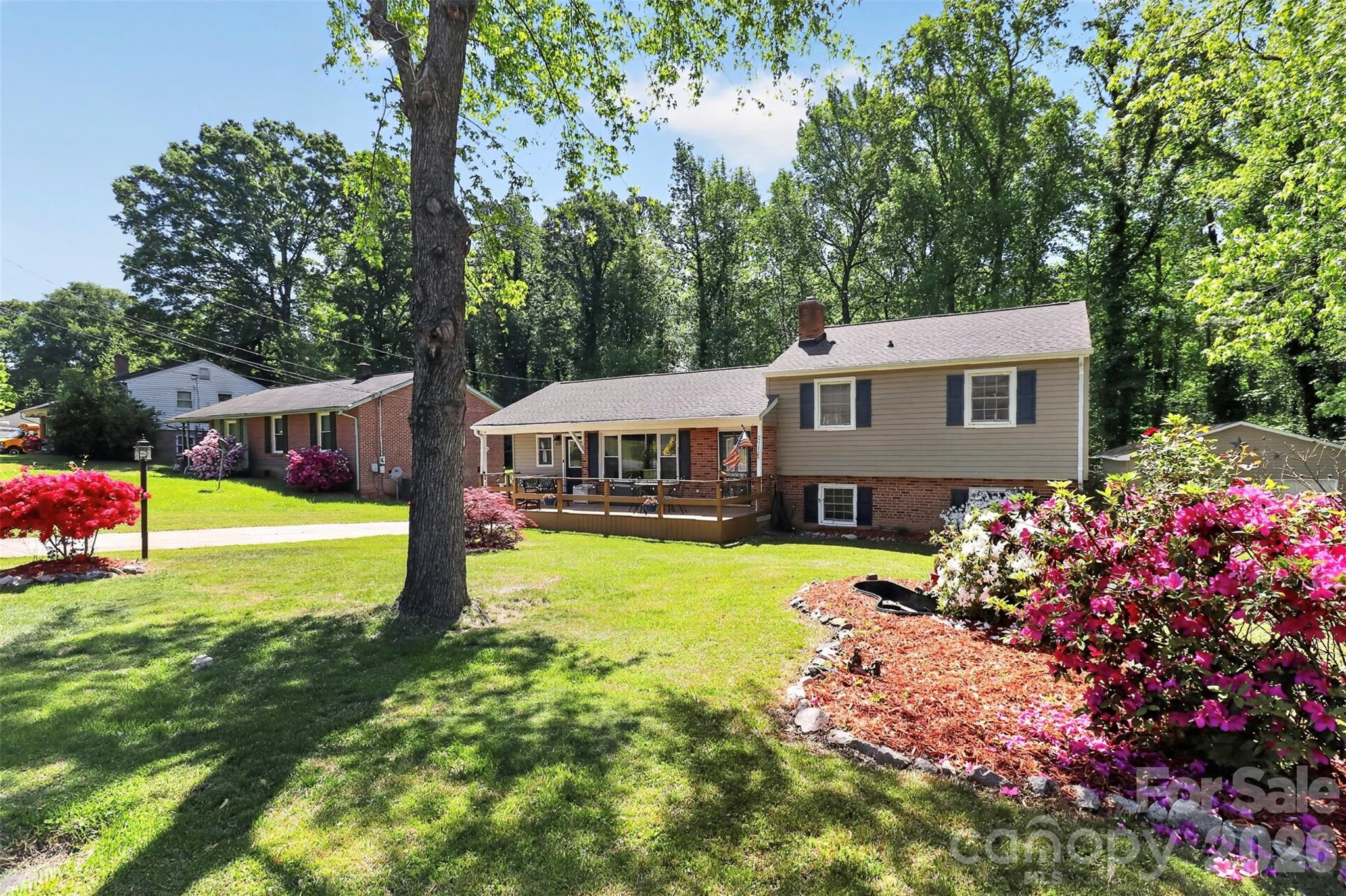 2111 Parkdale Avenue