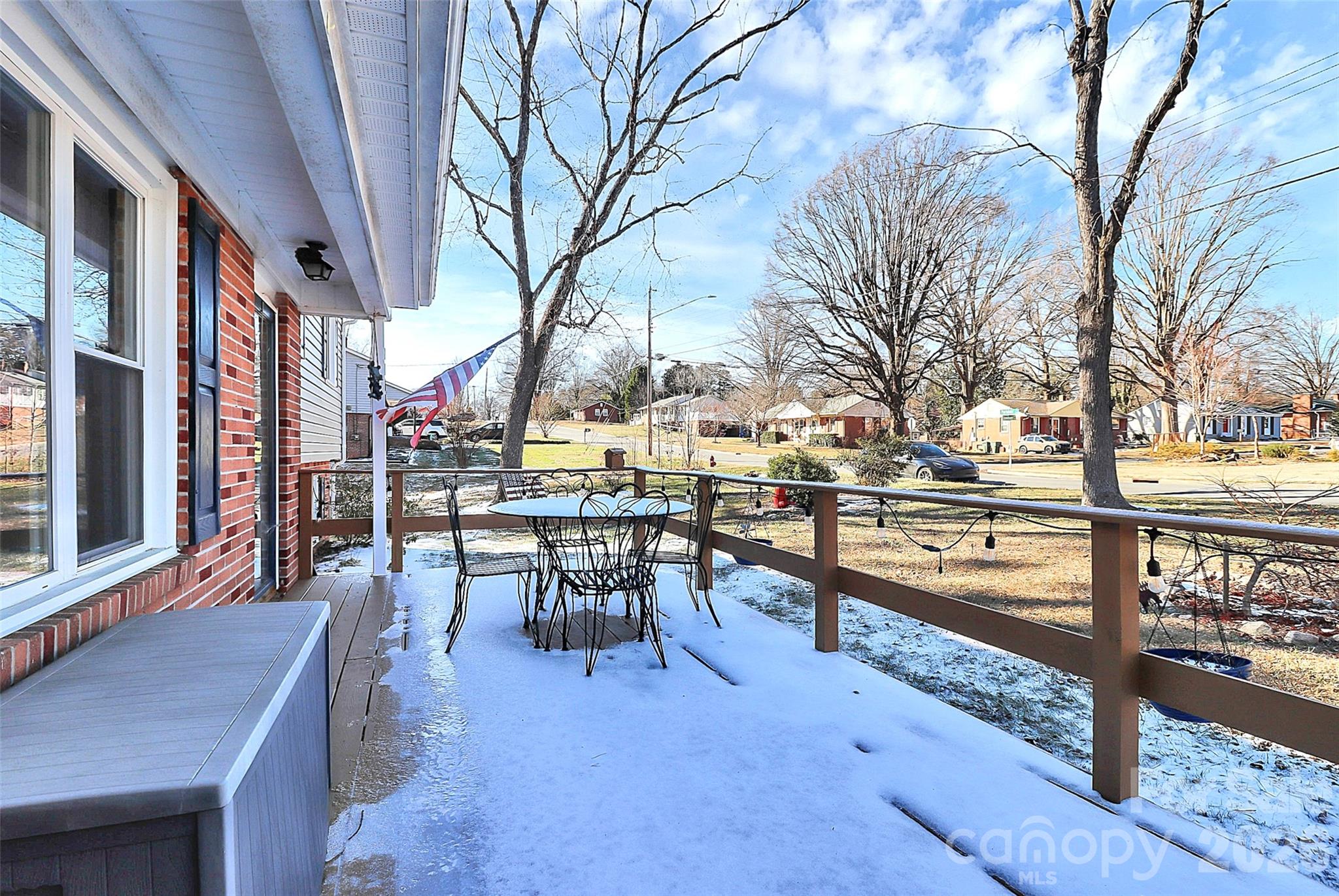 2111 Parkdale Avenue