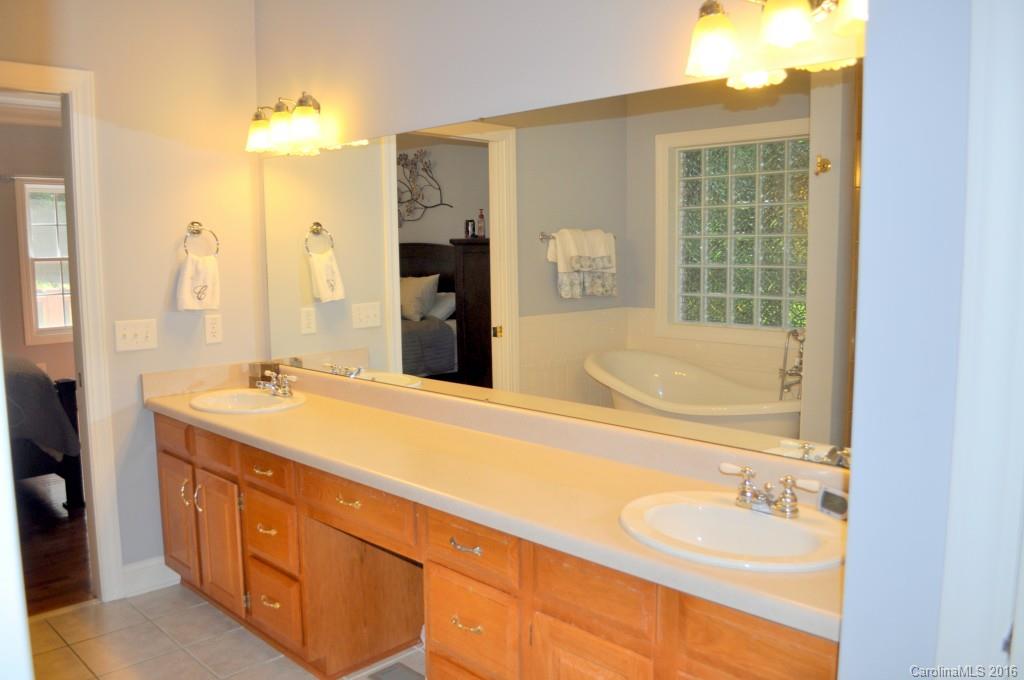 Hidden Oaks - Residential