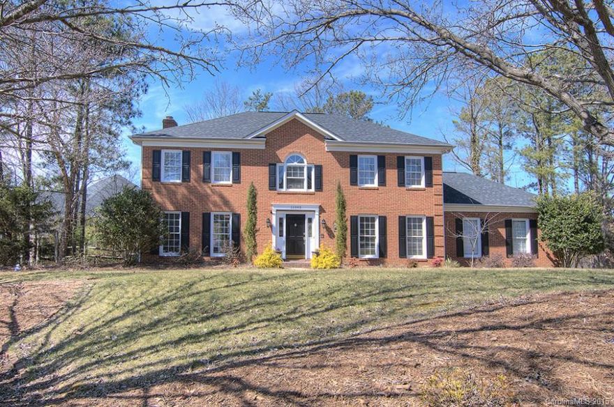 Beautifully updated family home in desirable Seven Coves of Tega Cay. Updated kitchen with custom lighting, tile backsplash, stainless steel appliances and granite counters. Upstairs master with luxurious, bright master bath with garden tub and separate shower. Open loft space upstairs can be used as a media room/rec room/playroom. Serene screened porch with separate deck overlooks private, fenced backyard with mature landscape. Enjoy the fabulous Tega Cay lifestyle. Zoned for Fort Mill Schools.