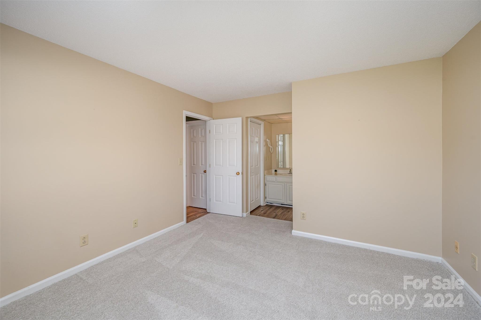 Thuringer Court - Residential