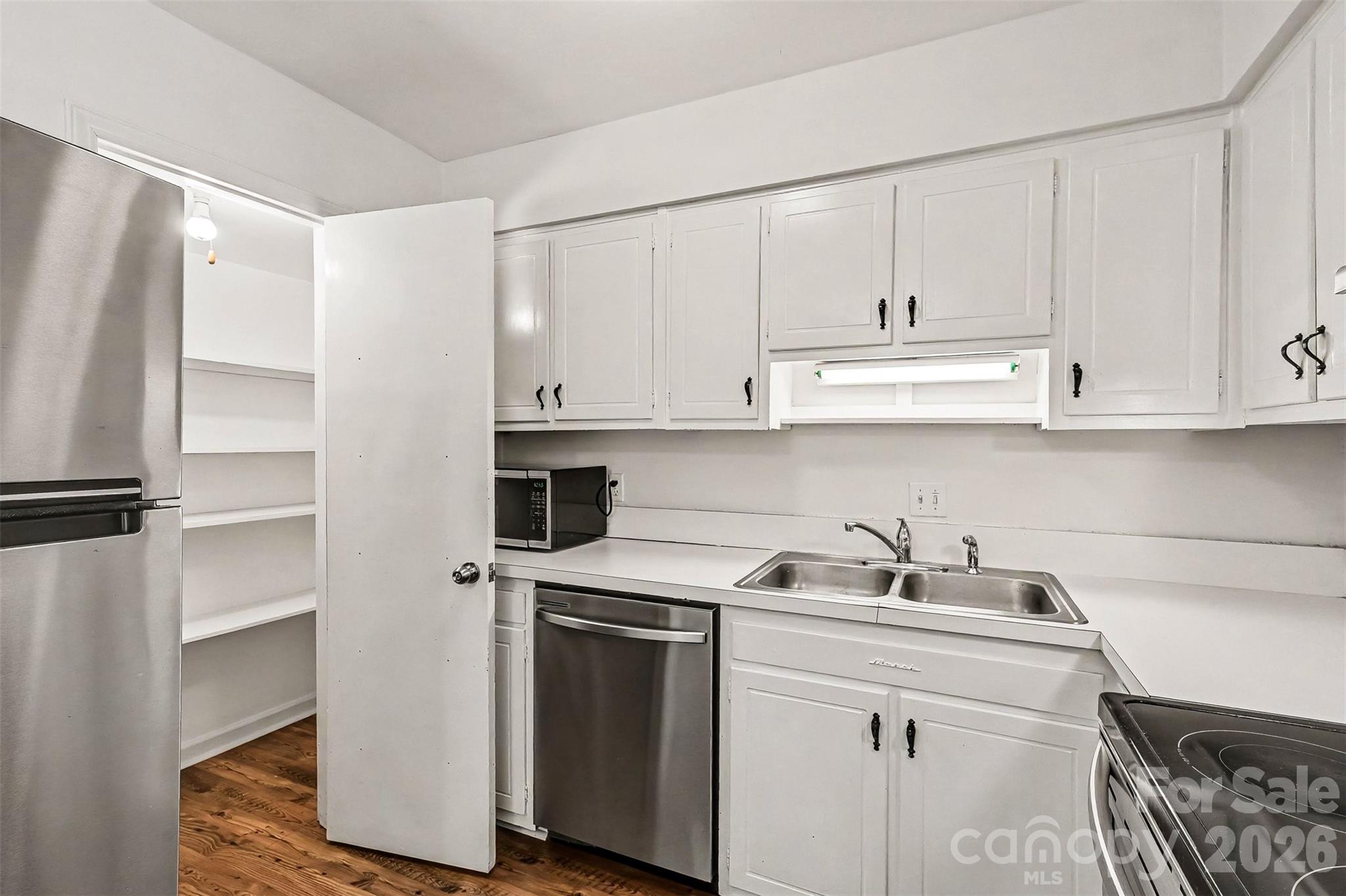 Ashbrook Condos - Residential