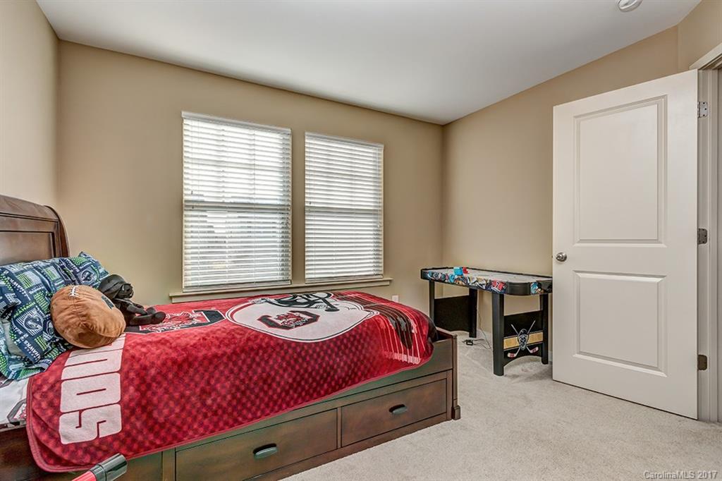 Newport Lakes - Residential