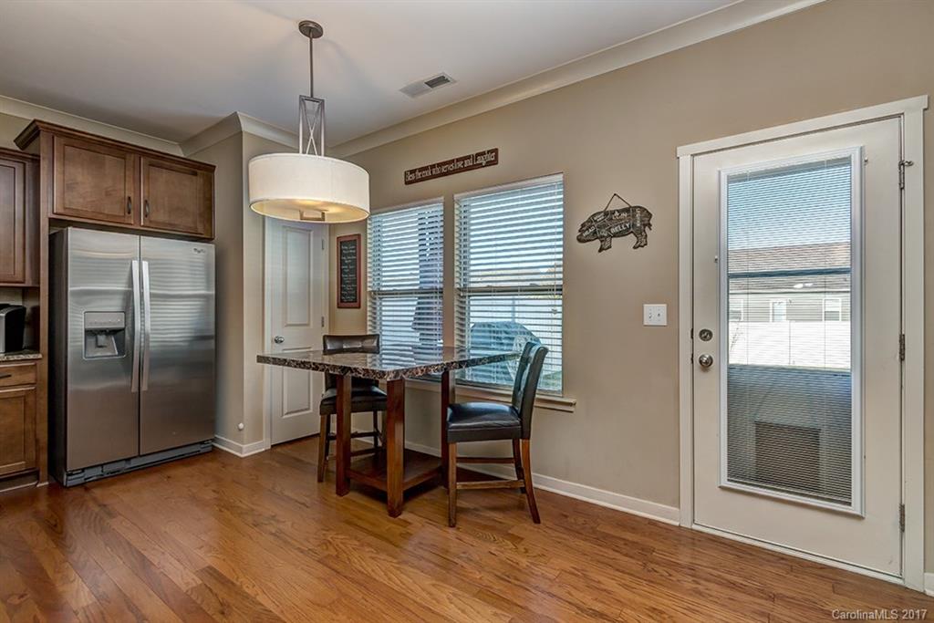 Newport Lakes - Residential