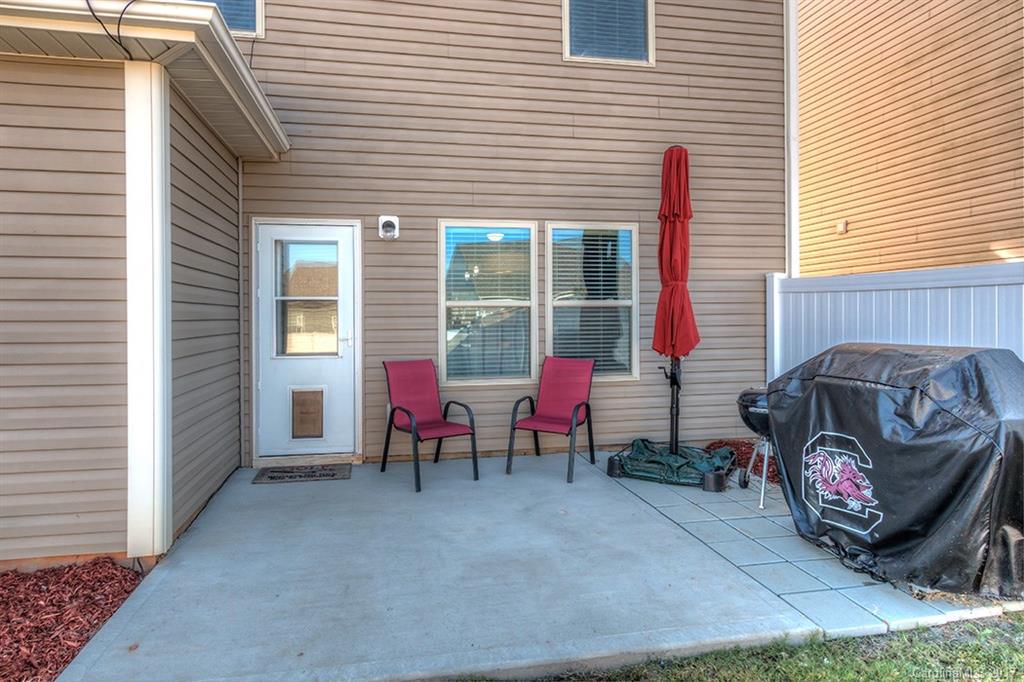 Newport Lakes - Residential