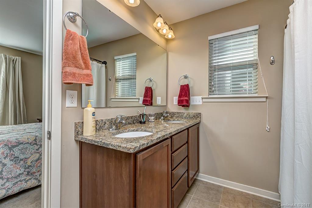 Newport Lakes - Residential