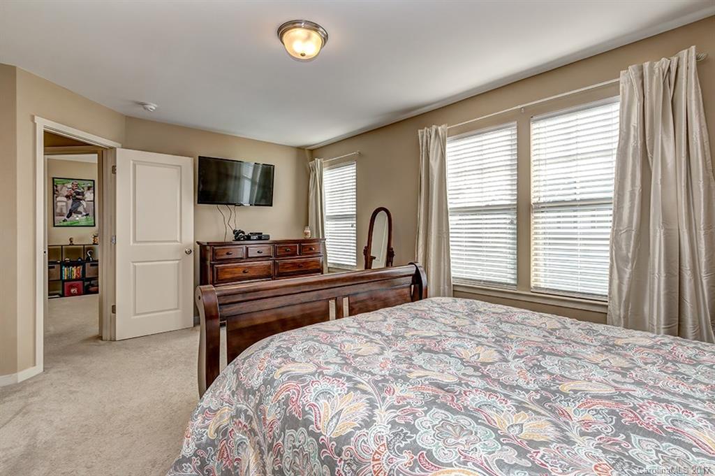 Newport Lakes - Residential