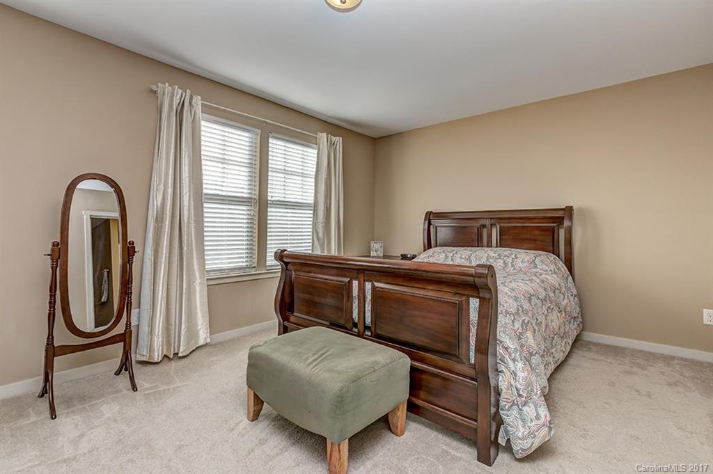 Newport Lakes - Residential