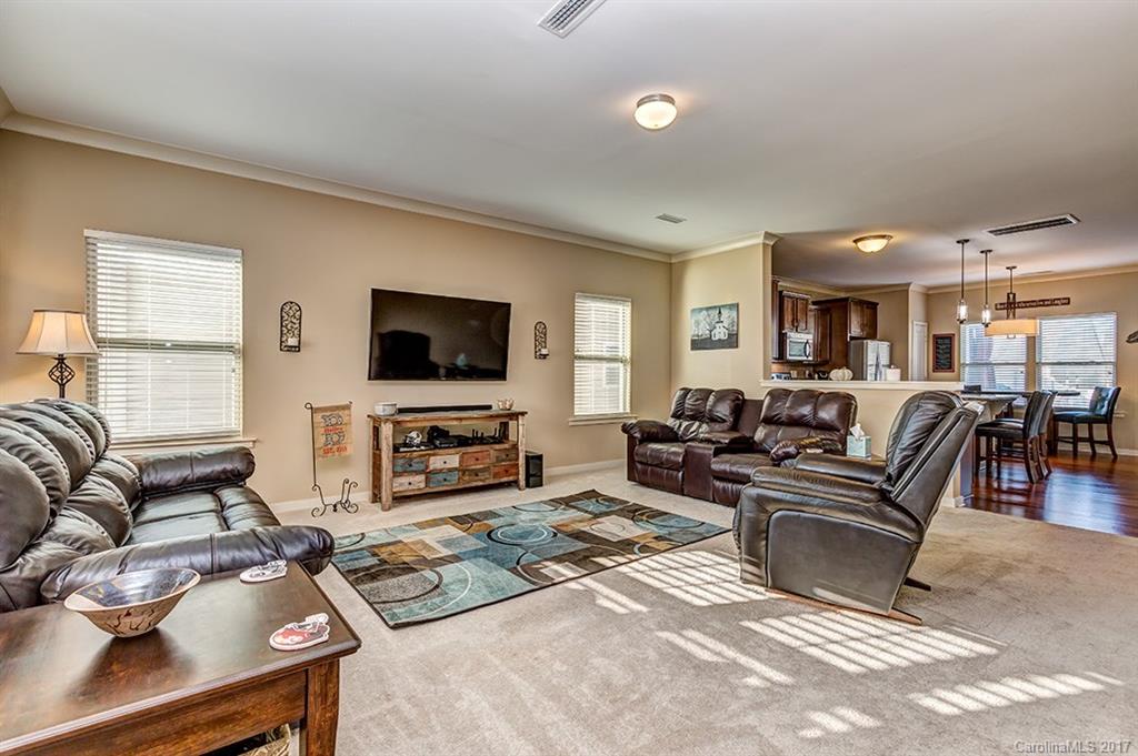 Newport Lakes - Residential