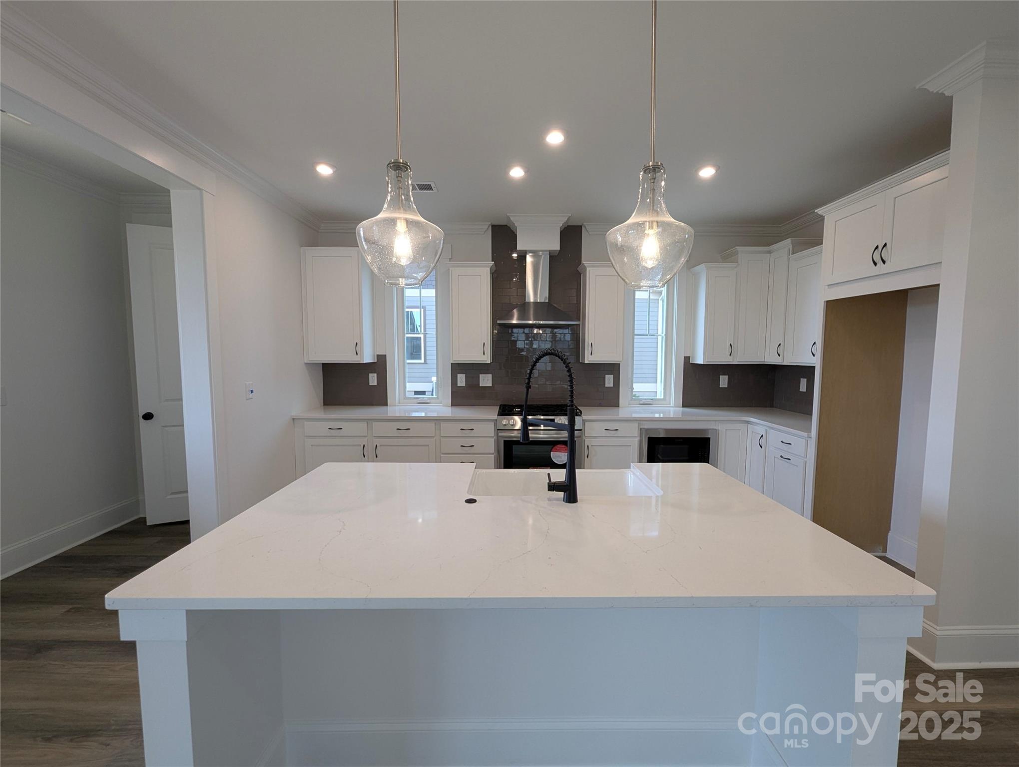 255 Luray Way 442