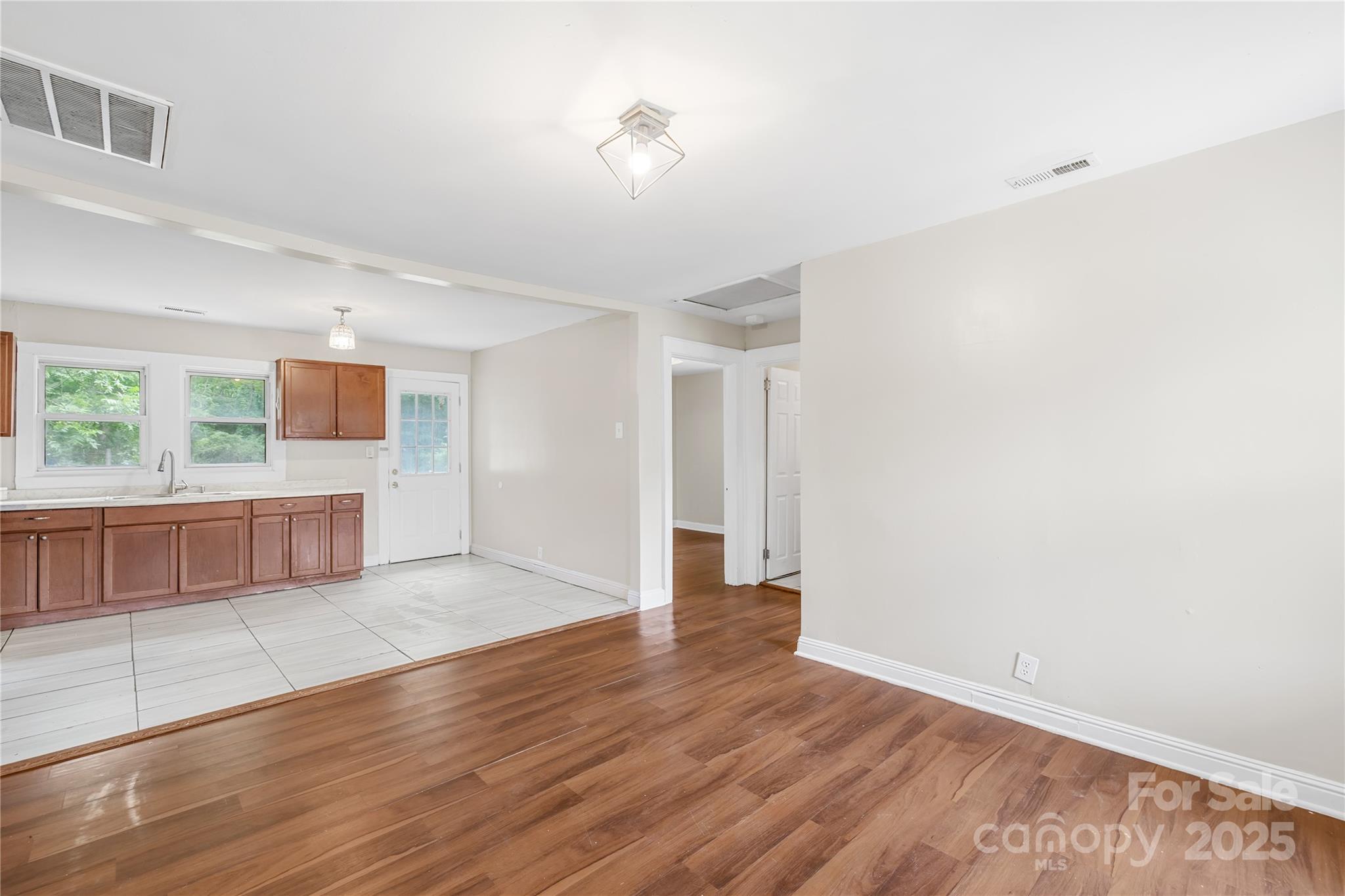 Salisbury, North Carolina 28144, United States, 3 Bedrooms Bedrooms, ,1 BathroomBathrooms,Residential,Coming Soon,169538