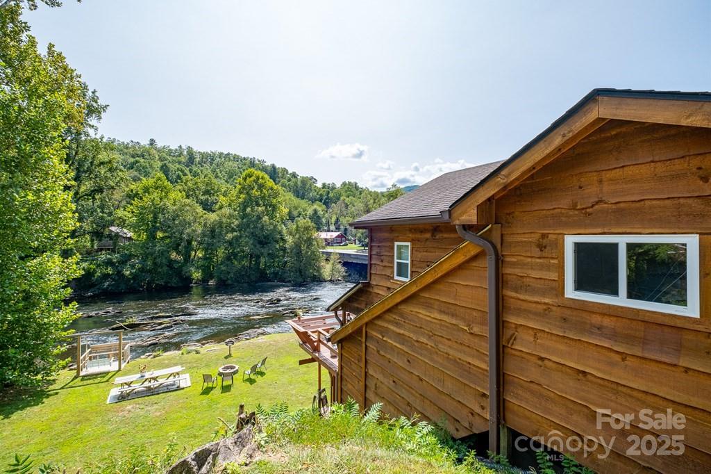 Whittier, North Carolina 28789, United States, 4 Bedrooms Bedrooms, ,3 BathroomsBathrooms,Residential,Active,148818