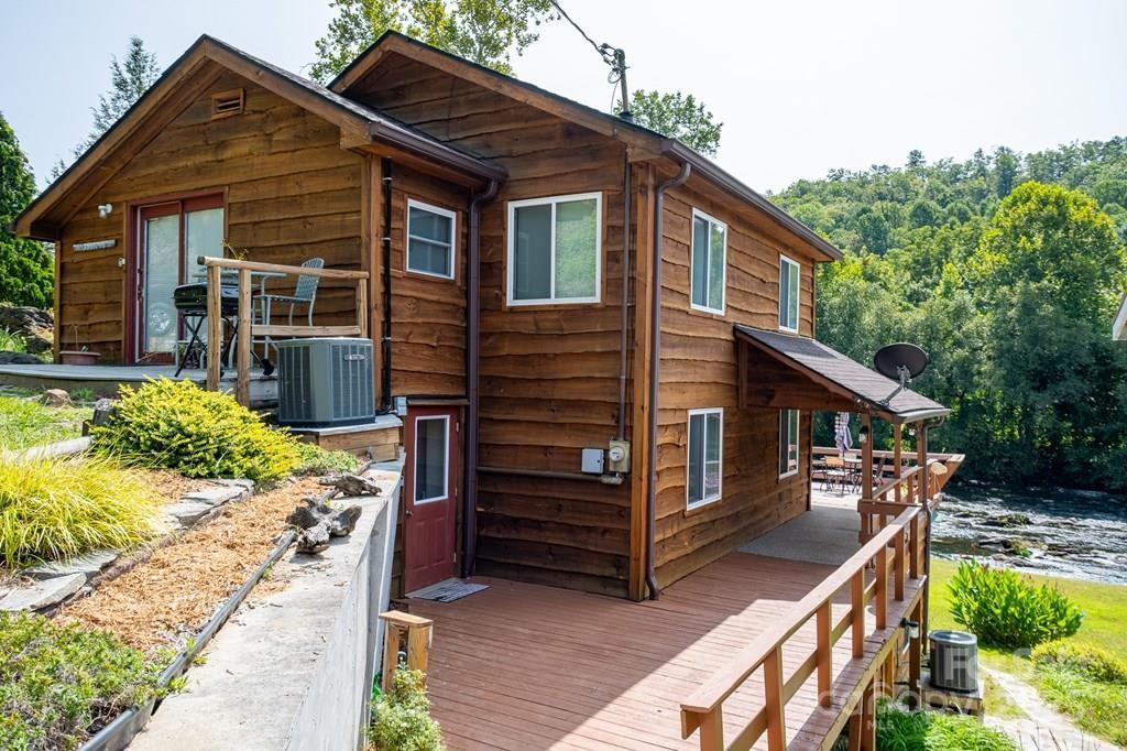 Whittier, North Carolina 28789, United States, 4 Bedrooms Bedrooms, ,3 BathroomsBathrooms,Residential,Active,148818