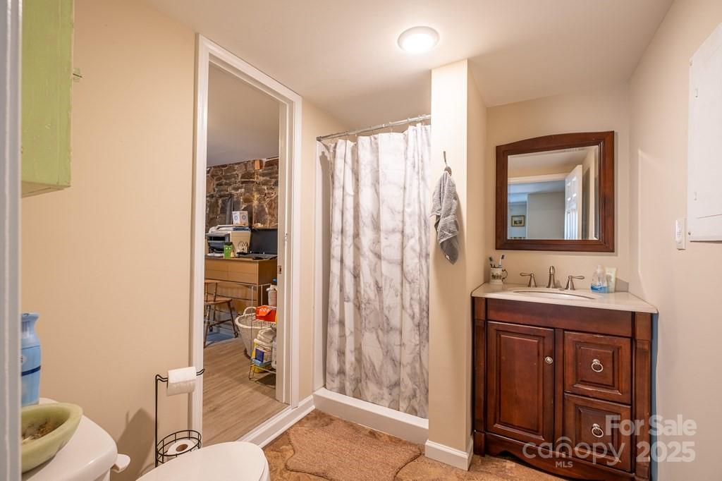 Whittier, North Carolina 28789, United States, 4 Bedrooms Bedrooms, ,3 BathroomsBathrooms,Residential,Active,148818