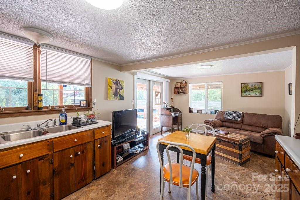 Whittier, North Carolina 28789, United States, 4 Bedrooms Bedrooms, ,3 BathroomsBathrooms,Residential,Active,148818