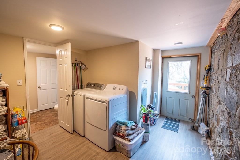 Whittier, North Carolina 28789, United States, 4 Bedrooms Bedrooms, ,3 BathroomsBathrooms,Residential,Active,148818