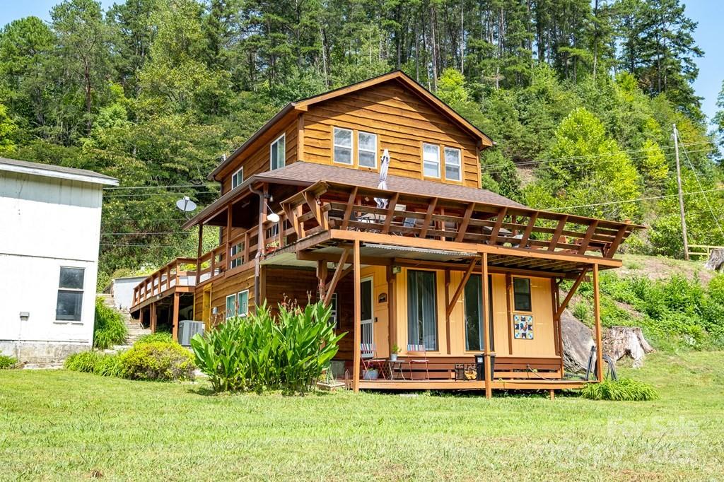 Whittier, North Carolina 28789, United States, 4 Bedrooms Bedrooms, ,3 BathroomsBathrooms,Residential,Active,148818