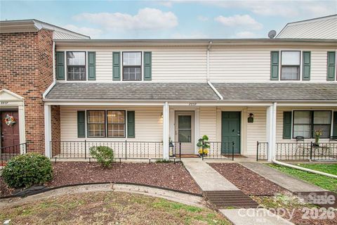Photo of 8839 Hunter Ridge Drive, Charlotte, NC 28226 (MLS # 4385549)