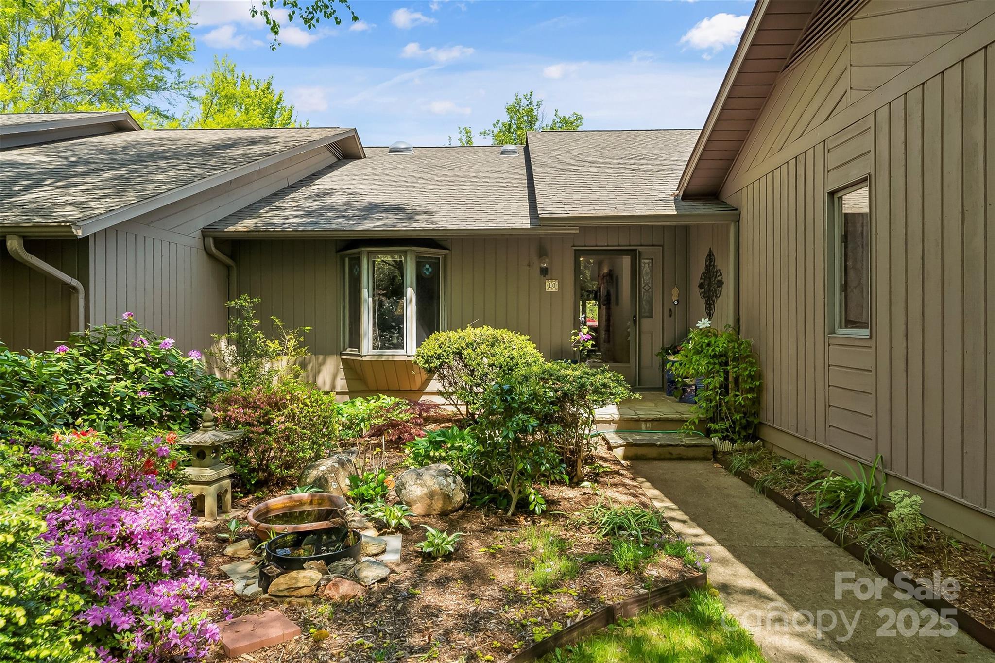 10 Clubside Drive