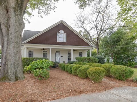 Photo of 620 Marsh Road, Charlotte, NC 28209 (MLS # 4286311) Photo of 620 Marsh Road, Charlotte, NC 28209 (MLS # 4286311)