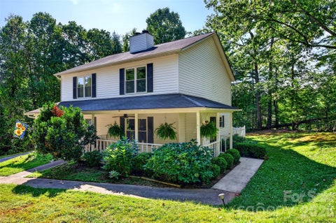 Photo of 158 Rocking Porch Ridge, Asheville, NC 28805 (MLS # 4427181)