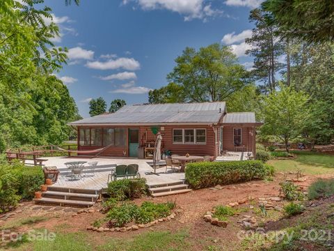 A home in Tryon