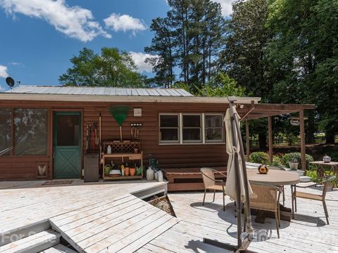 A home in Tryon