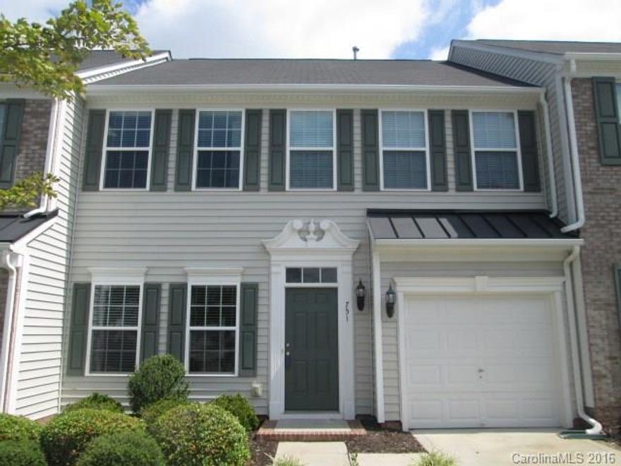 Cooks kitchen, granite, stainless steel, slate backsplash, wooded lot, private patio. Available September 1st.  Pet fee is per pet that does not exceed 30 lbs.