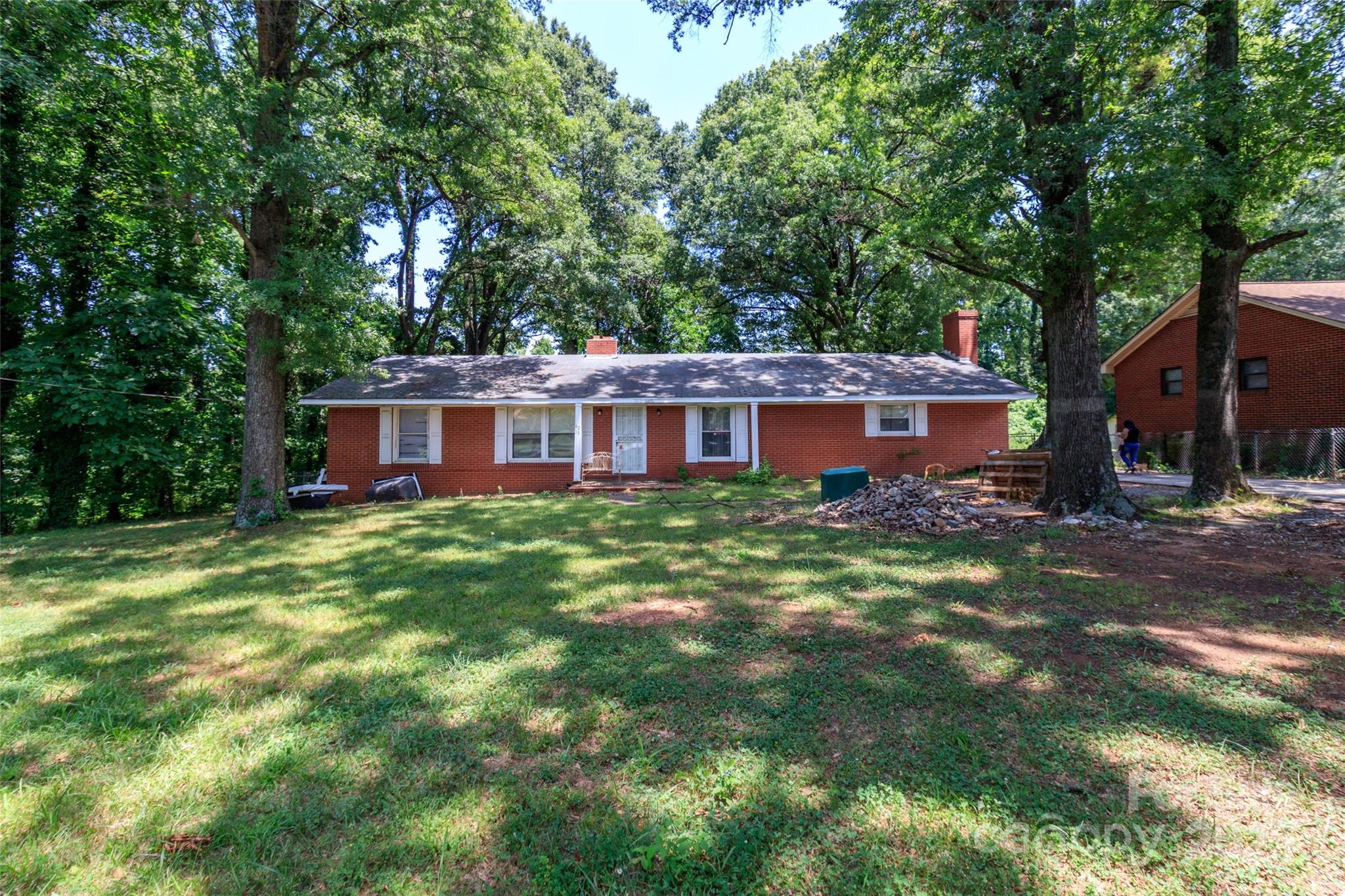 4015 Wilson Lane