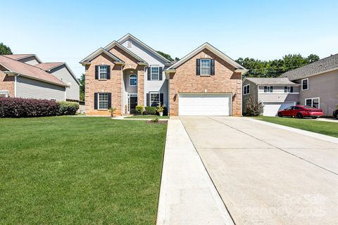 Photo of 2632 Windsor Chase Drive, Matthews, NC 28105 (MLS # 4304091)