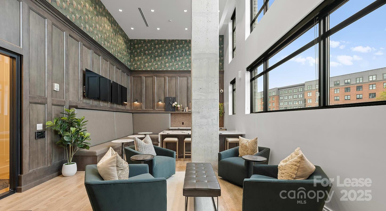 Charlotte, North Carolina 28203, United States, 3 Bedrooms Bedrooms, ,3 BathroomsBathrooms,Residential,Active,44319