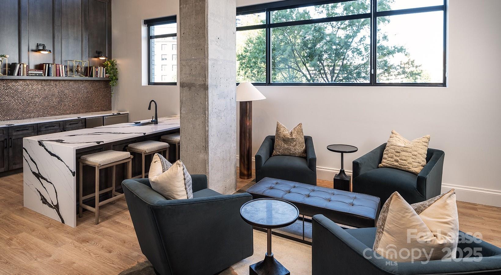 Charlotte, North Carolina 28203, United States, 3 Bedrooms Bedrooms, ,3 BathroomsBathrooms,Residential,Active,44319