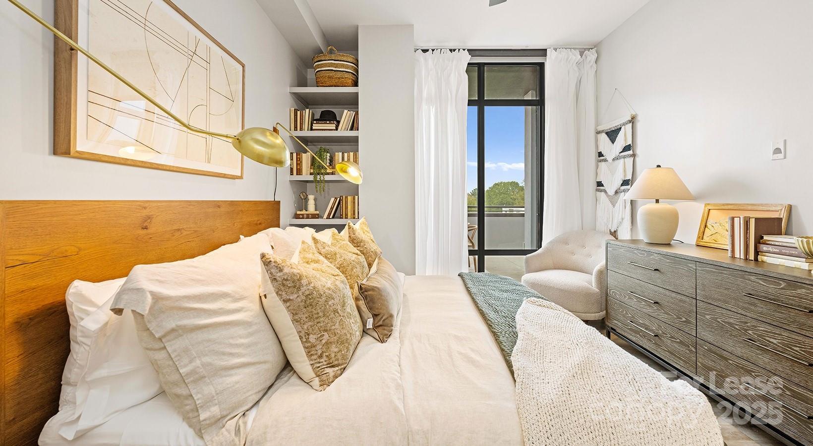 Charlotte, North Carolina 28203, United States, 3 Bedrooms Bedrooms, ,3 BathroomsBathrooms,Residential,Active,44319