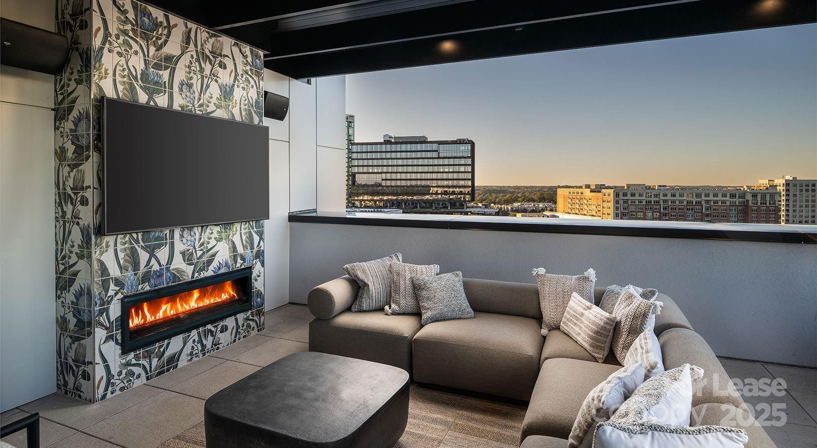 Charlotte, North Carolina 28203, United States, 3 Bedrooms Bedrooms, ,3 BathroomsBathrooms,Residential,Active,44319