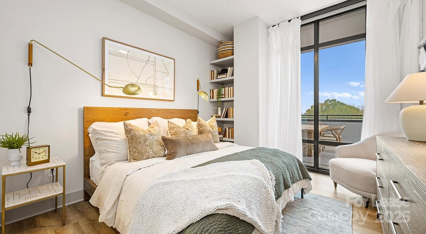 Charlotte, North Carolina 28203, United States, 3 Bedrooms Bedrooms, ,3 BathroomsBathrooms,Residential,Active,44319