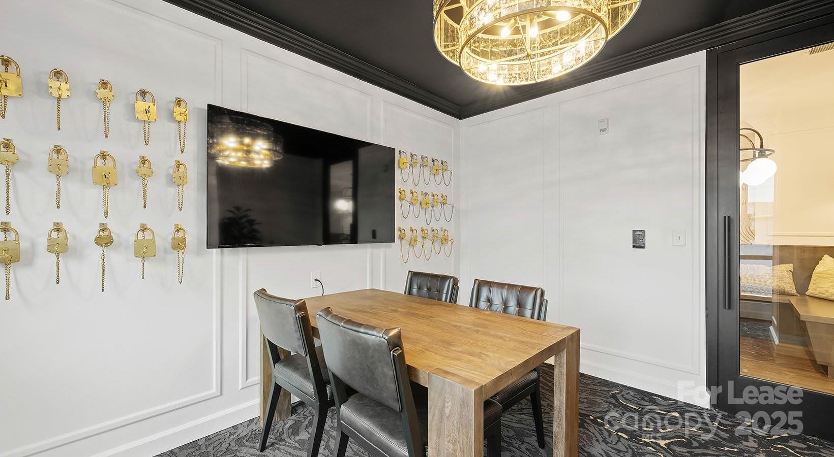 Charlotte, North Carolina 28203, United States, 3 Bedrooms Bedrooms, ,3 BathroomsBathrooms,Residential,Active,44319