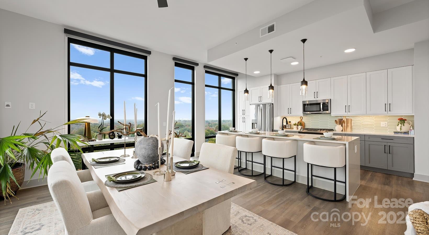 Charlotte, North Carolina 28203, United States, 3 Bedrooms Bedrooms, ,3 BathroomsBathrooms,Residential,Active,44319