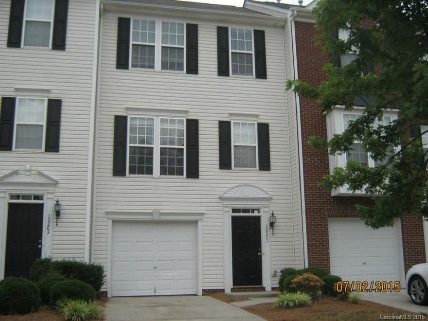 Spacious 3 bedroom, 3.5 bath unit close to UNCC, shopping, restaurants. New Stainless steel appliances, new carpets, new paint! Easy access to Hwy 85. Very well kept community. This would be a great opportunity for homeowner or investor!