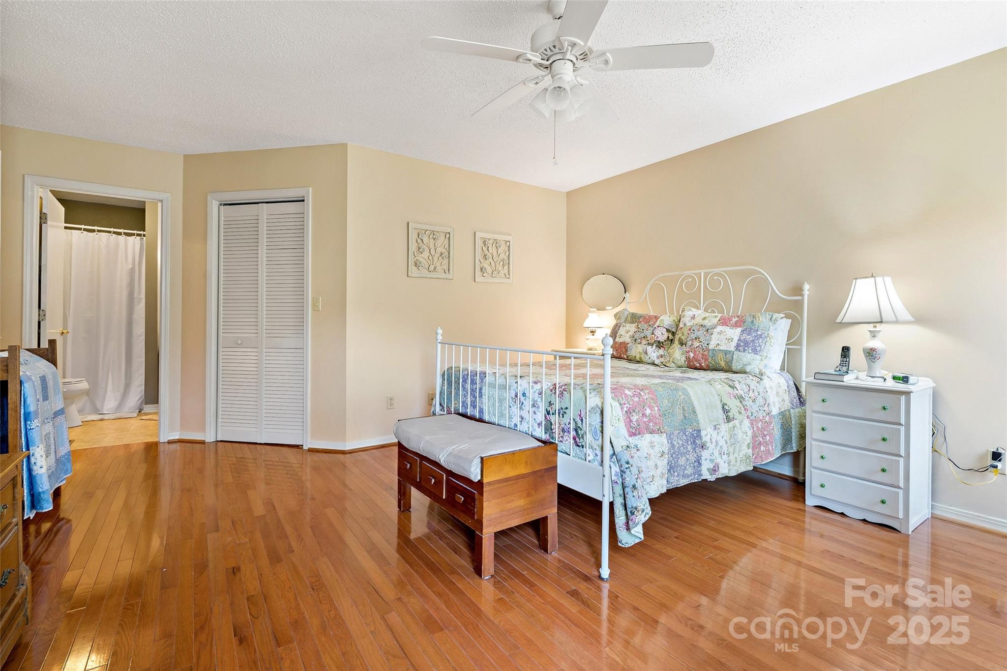 Llama Vista - Residential