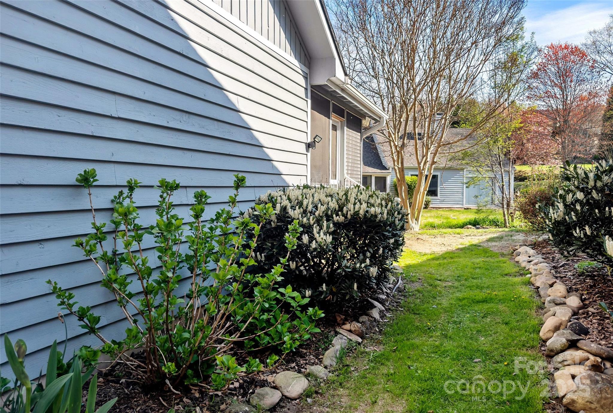 Llama Vista - Residential