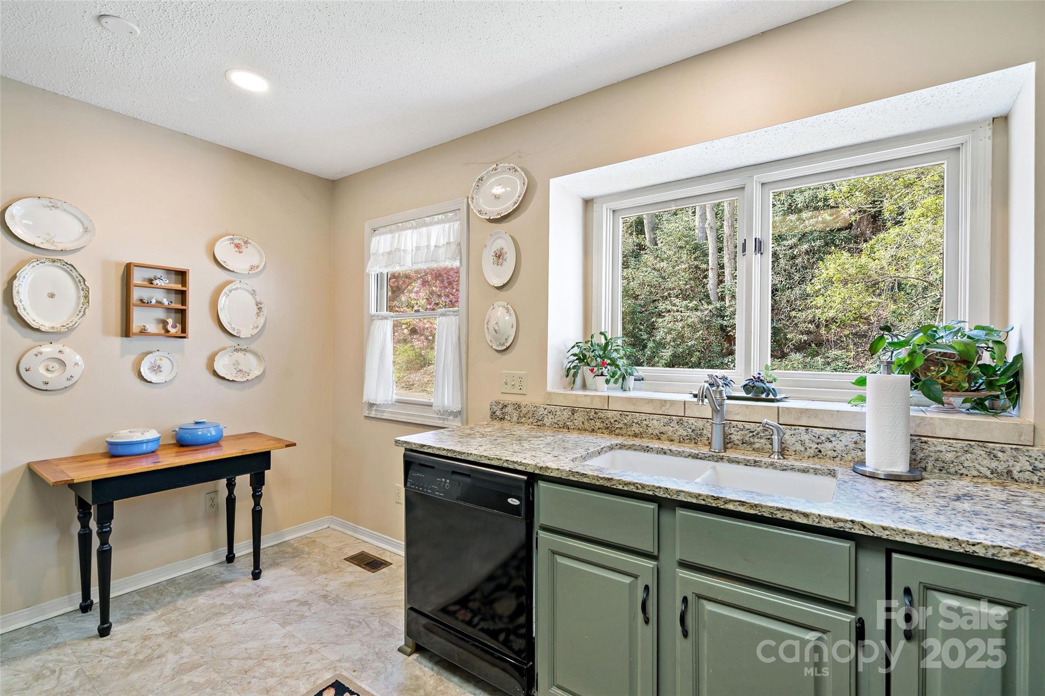 Llama Vista - Residential