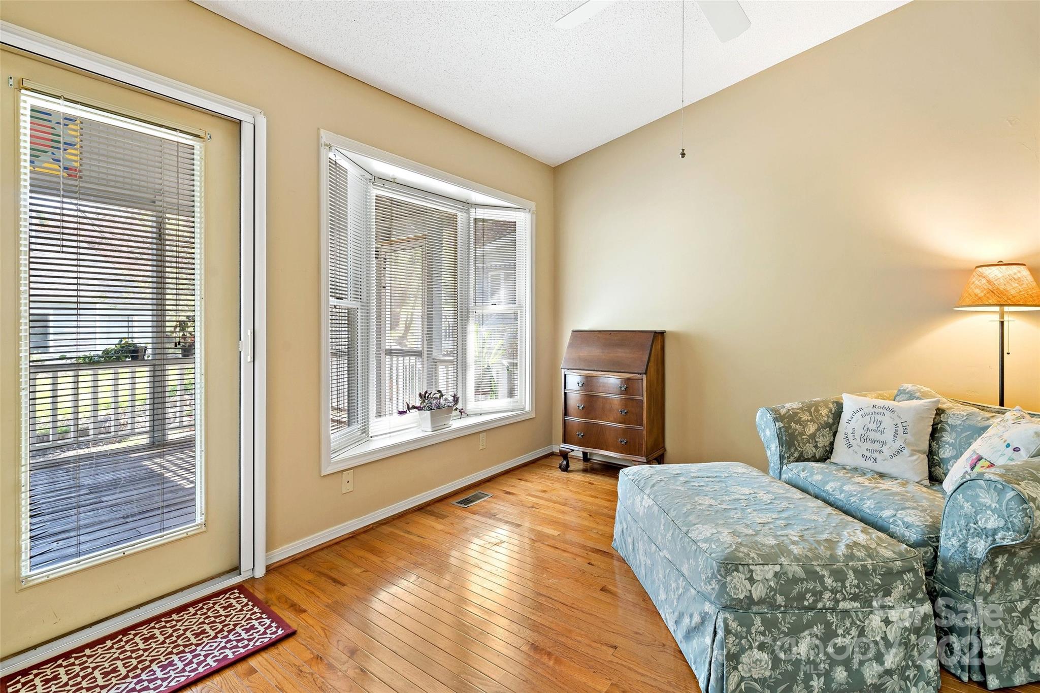 Llama Vista - Residential