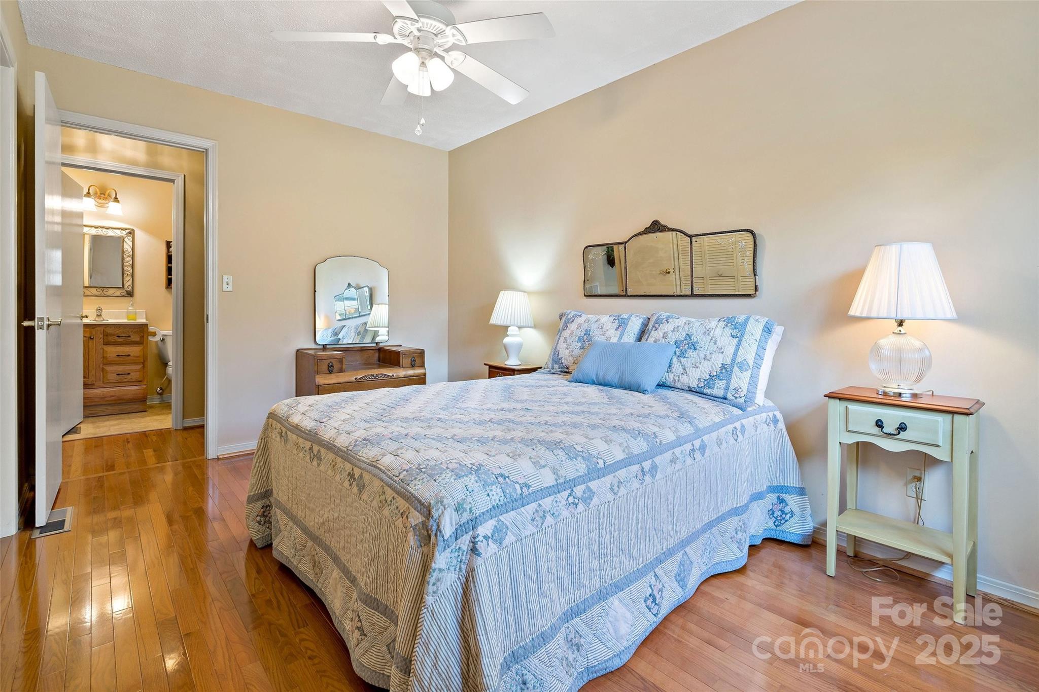 Llama Vista - Residential