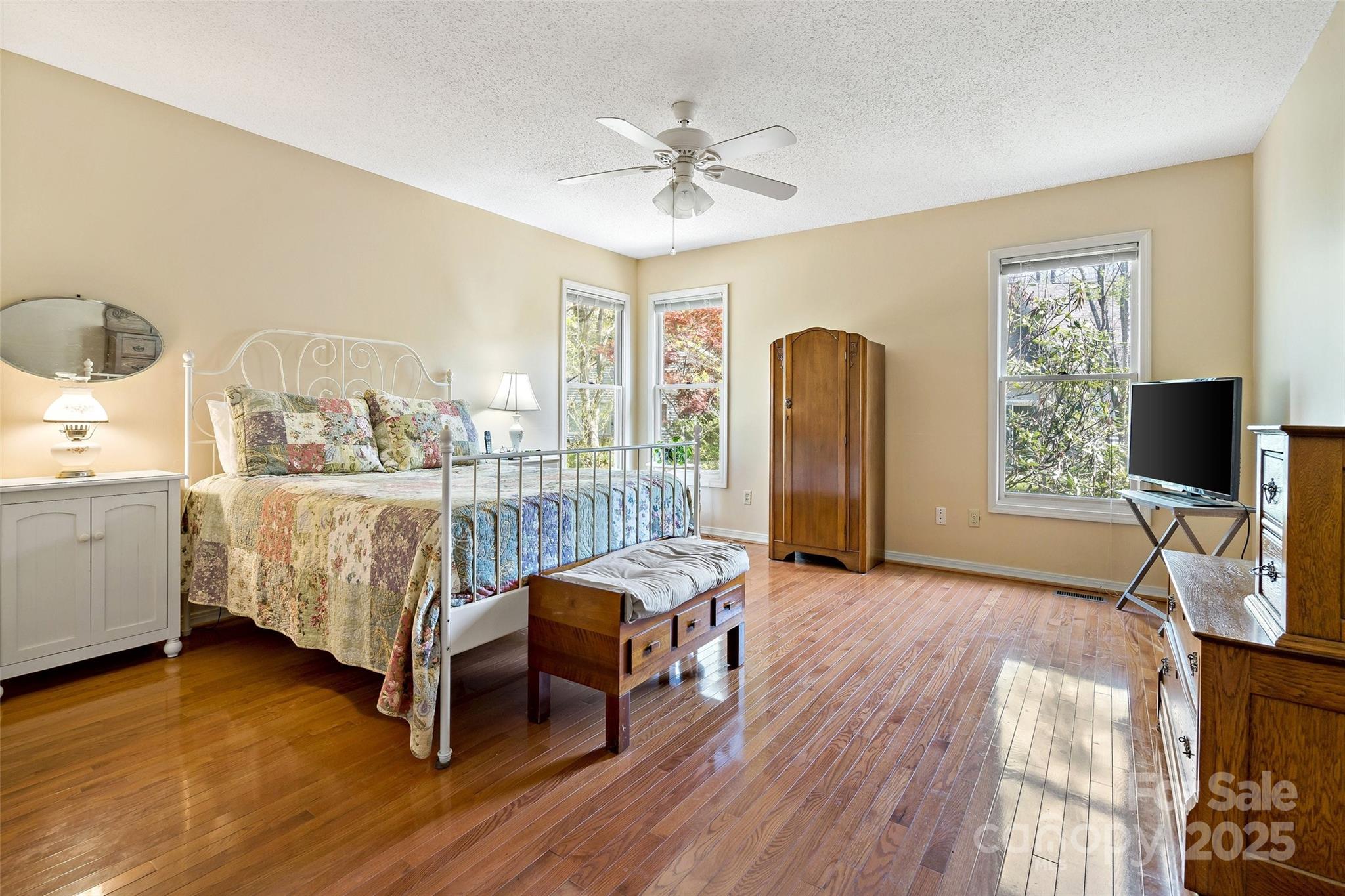 Llama Vista - Residential