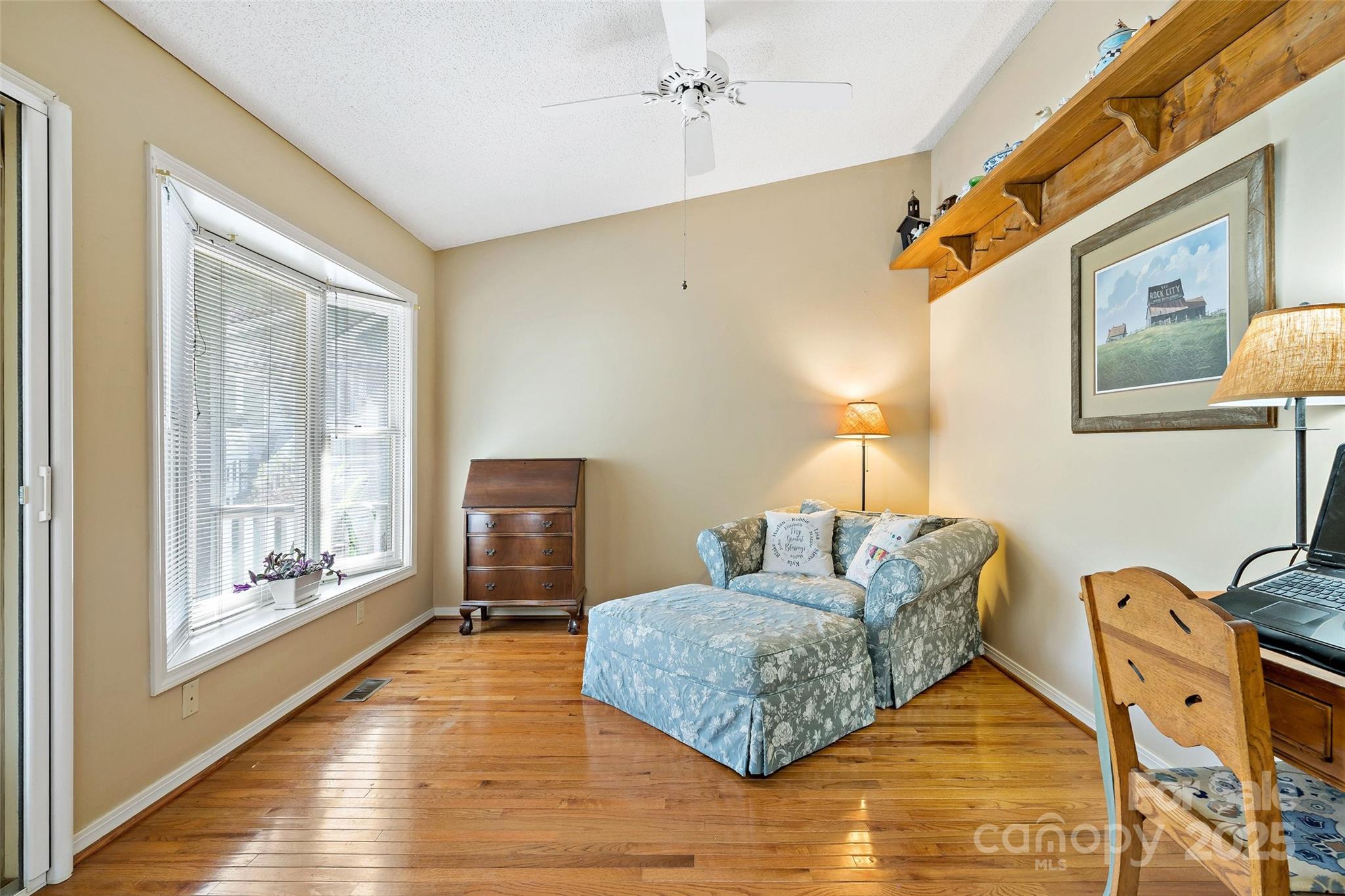 Llama Vista - Residential