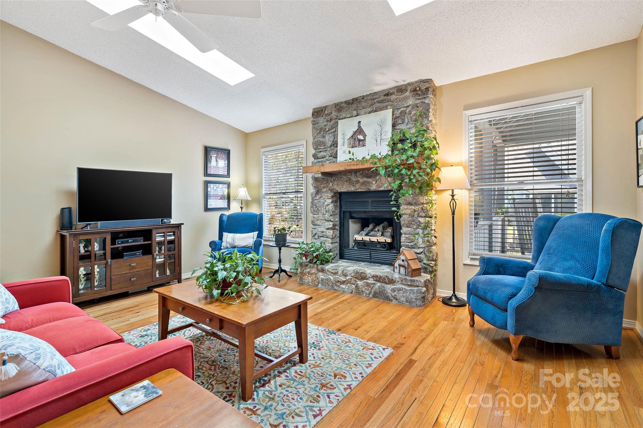 Llama Vista - Residential