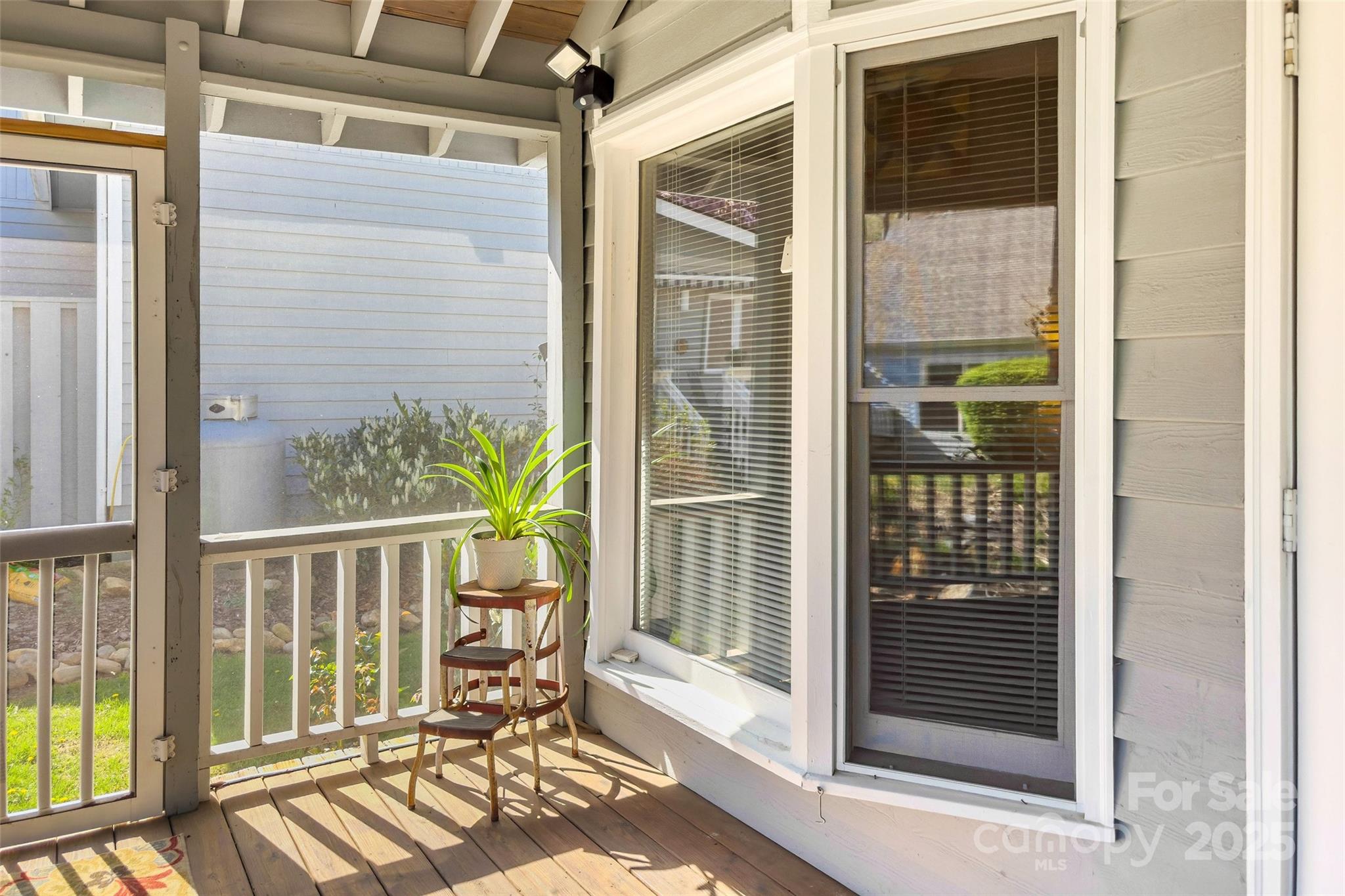 Llama Vista - Residential