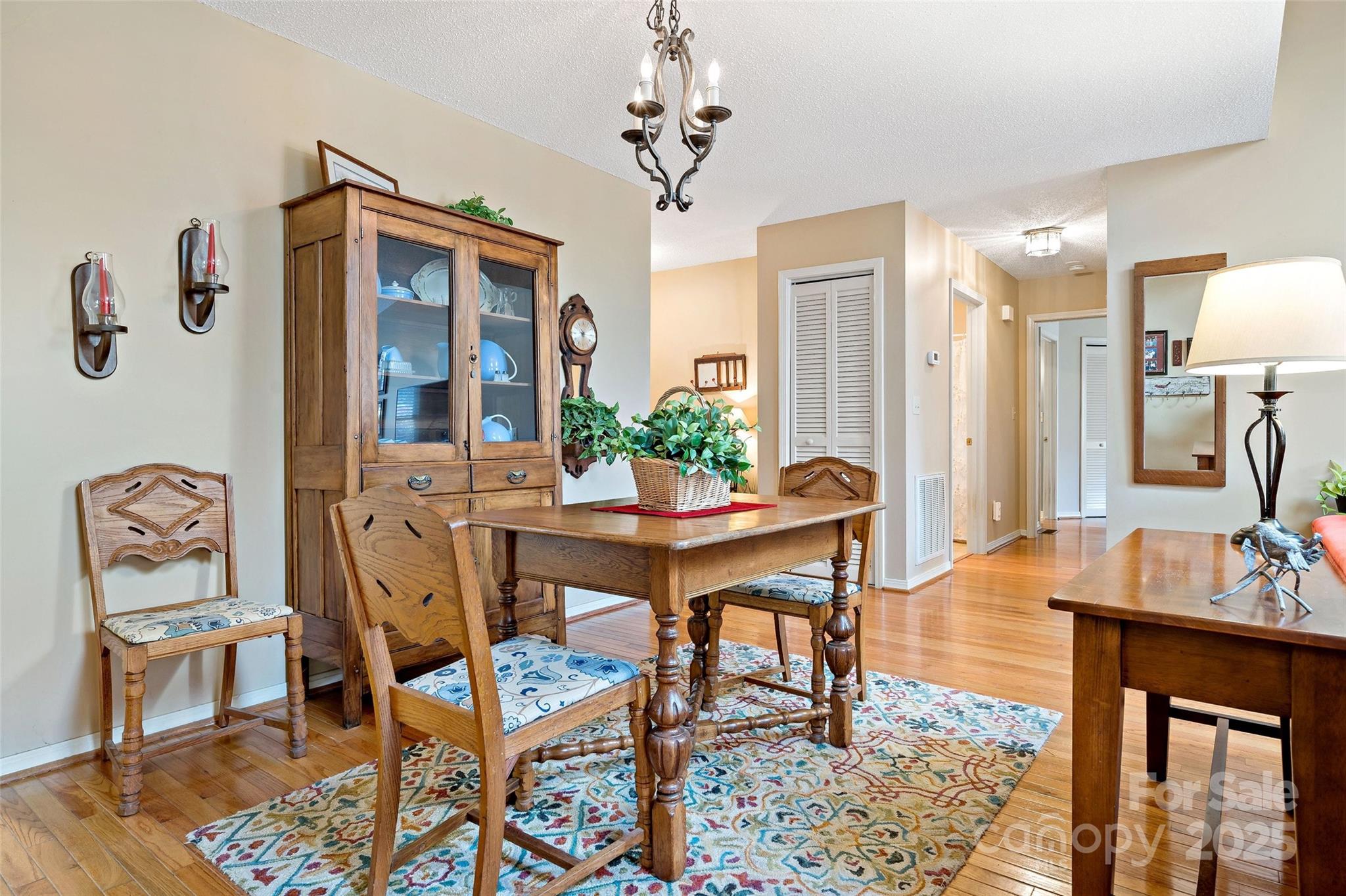 Llama Vista - Residential